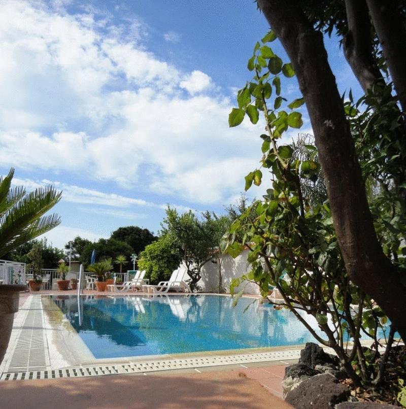 Hotel Candia 카사밋쵸라테르메 외부 사진
