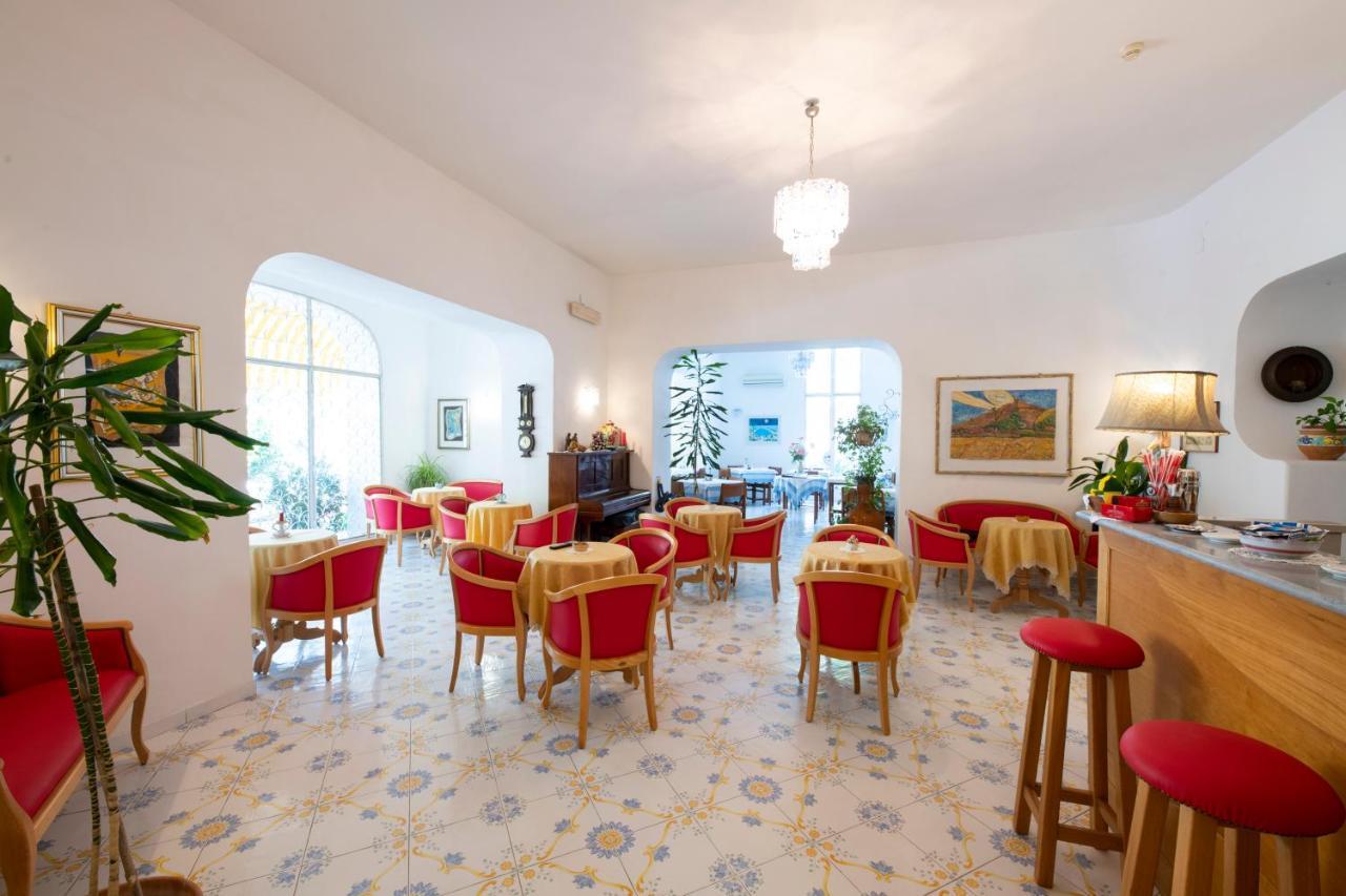 Hotel Candia 카사밋쵸라테르메 외부 사진